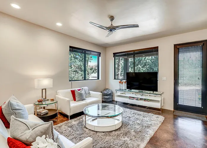 Apartment Mountain-view Patio: Near Trails *